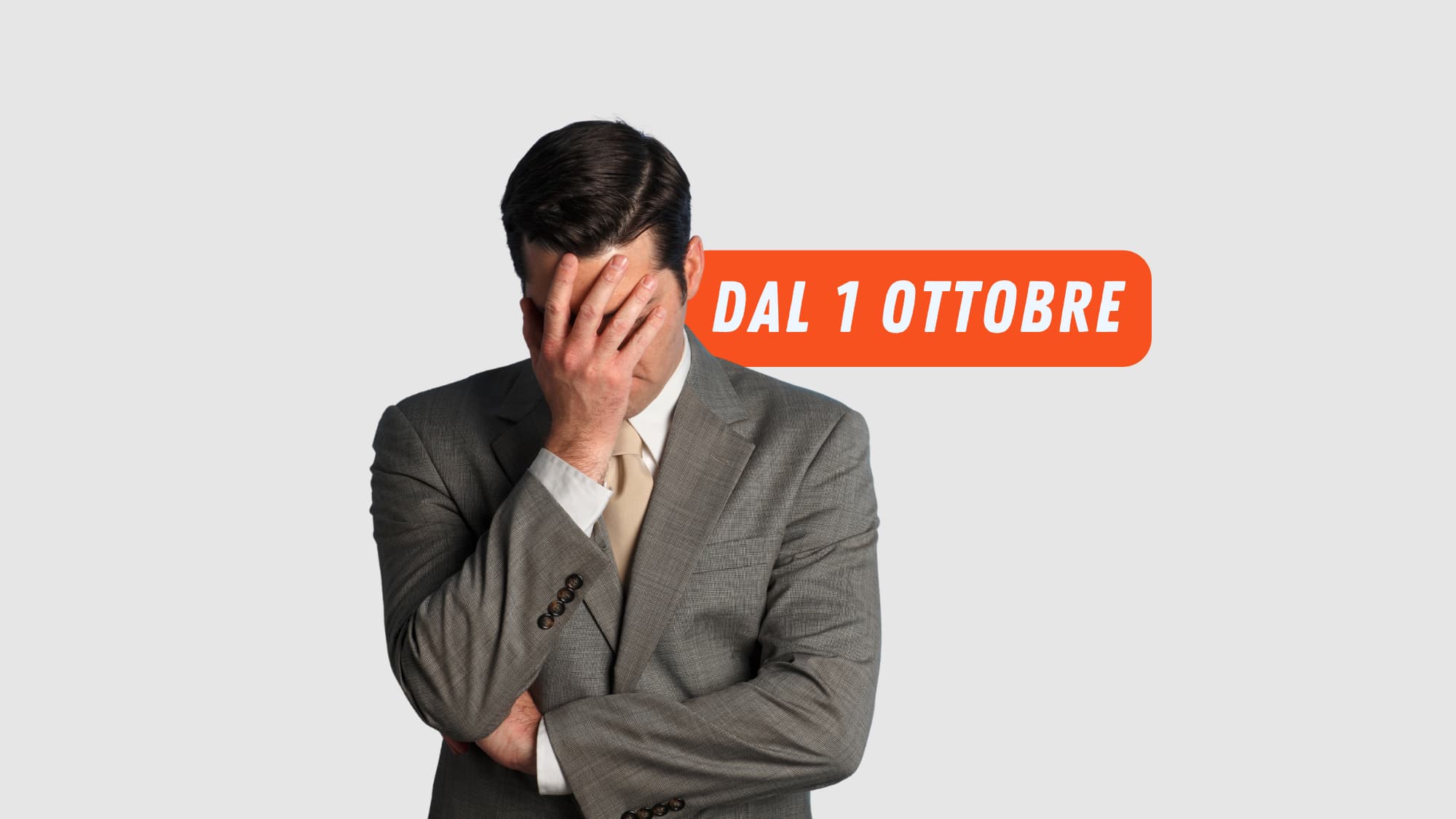 Aumenti dal 1 ottobre 2022. Foto di uomo disperato per aumento delle bollette