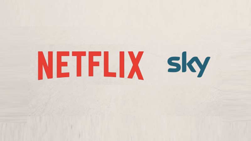 Confronto Sky Netflix. Loghi delle due televisioni Netflix vs Sky